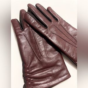 LIKE NEW, Genuine Leather Touchscreen-Friendly Gloves in Burgundy